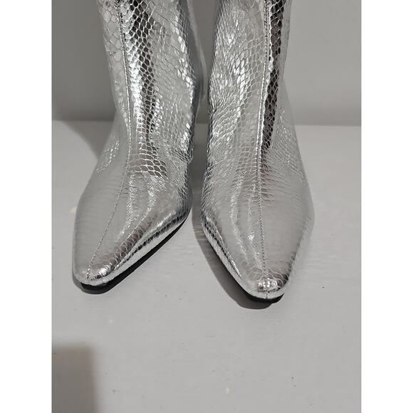 NEW Steve Madden Newlyn Knee High Boots Womens 8 WIDE Calf Silver Pointed Toe - Picture 5 of 13